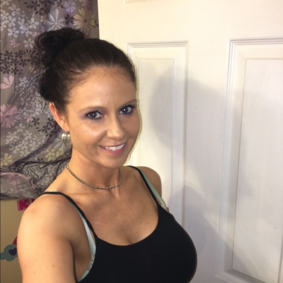 Meet your Posher, Kristin - Picture 3 of 8